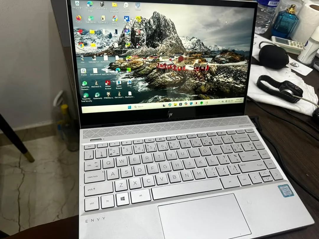 HP Envy 13 laptop – Core i7, 16GB RAM, 512GB SSD