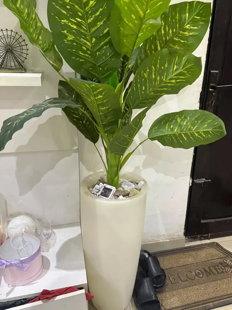Artificial tropical plant